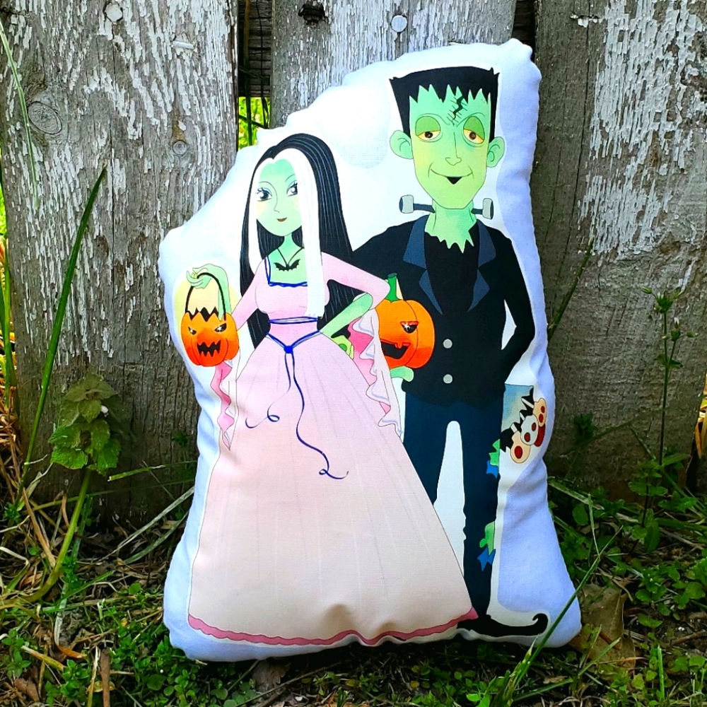 The Munsters Pillow Pal. Herman and Lily Munster.
